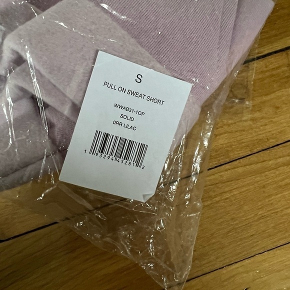 NWT WEWOREWHAT Revolve solid sweat short in solid lilac - Picture 8 of 8